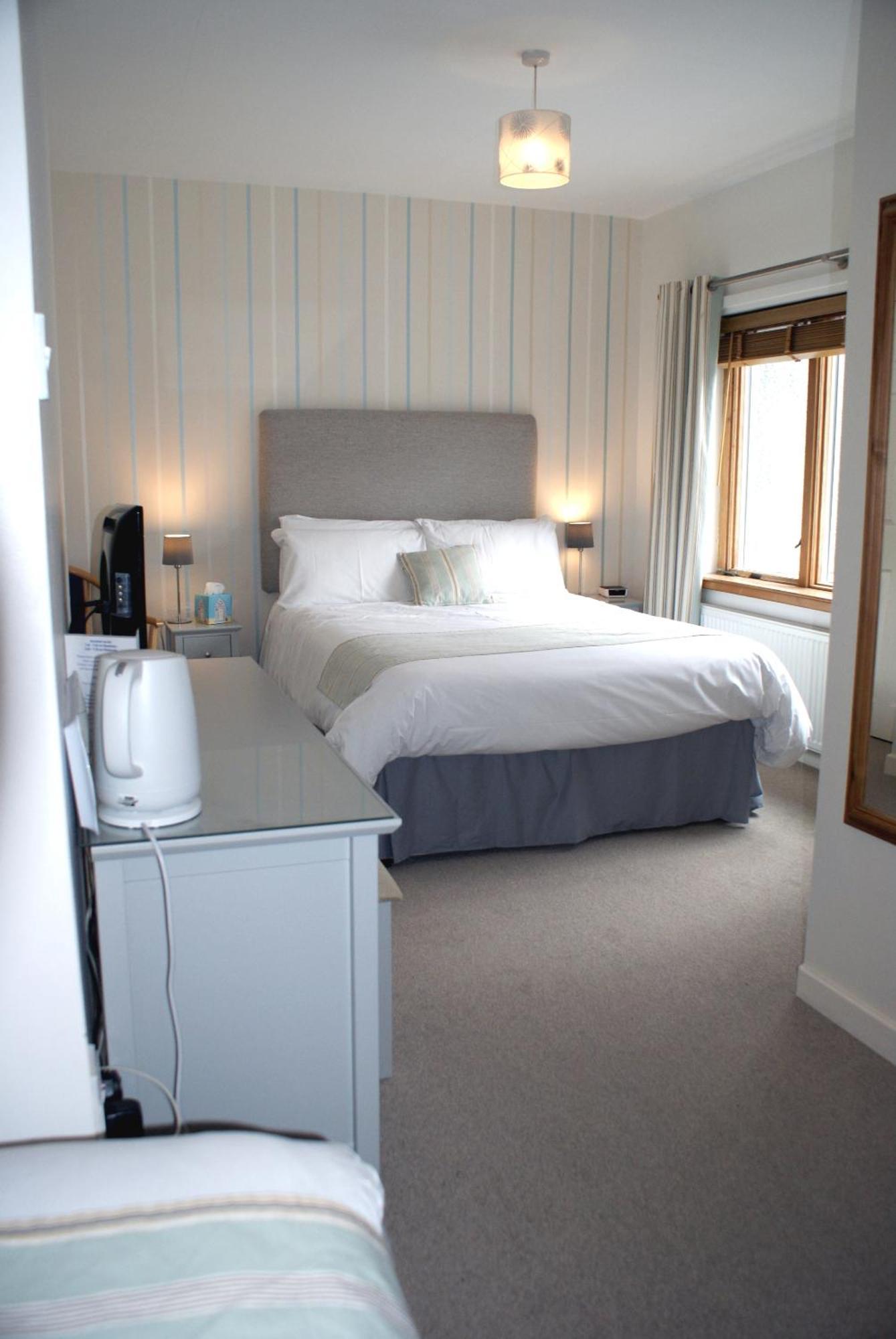 Ferry House Inn Milford Haven Room photo