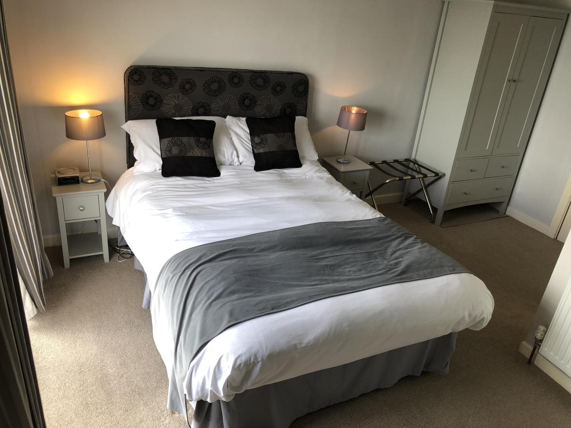 Ferry House Inn Milford Haven Room photo